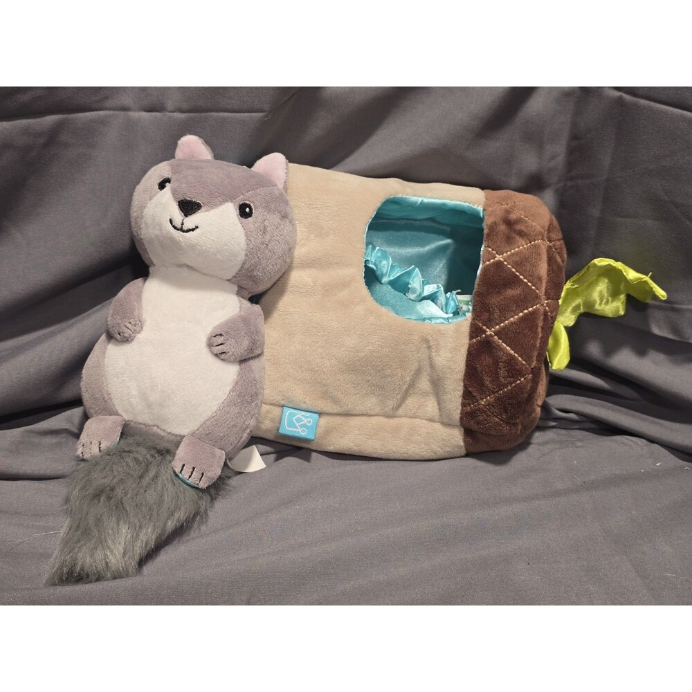 2016 Manhattan Toy Company Musical Squirrel Nut House Baby Pull Plush Toy WORKS